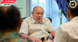 ANANG BELEMBUT NGELABAN PENYALAH MAKAI SUAP