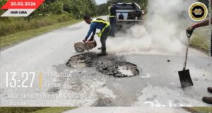 ADUN KEMENA MUJI PENYAMPAT JKR MUTARKA SEBANA BEKAUL PENGERUSAK JALAI ALUN
