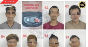 TUJUH IKU LELAKI DITAN BA PENGAWA OPERASYEN NGENYIT NARKOTIK DI BAU