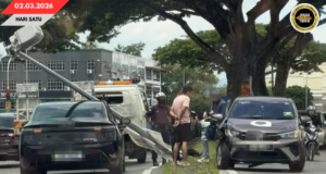 SEBUAH KERITA NGELANTAK TIANG LAMPU BA JALAI LAKSAMANA CHENG HO