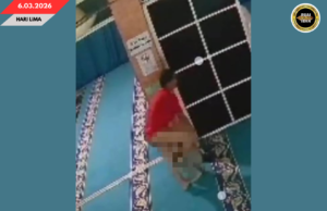 POLIS BENUNG NYIDI SIKU LELAKI SETENGAH TELANJAI SEBEDAU NGEREJA PENGAWA KAMAH BA MASJID BUKIT SIPUT