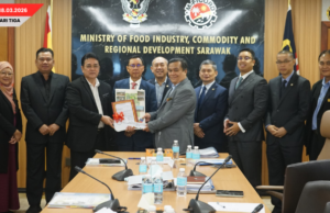 SARIB NGAMBI ALIH STESYEN PANSIK SIMILAJAU, NGENEGAPKA INDUSTRI GETAH SARAWAK