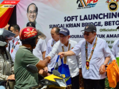 PENGAWA BEJADIKA JEMATAN SUNGAI KRIAN DIKENA NGEMUNTANGKA PEMINDAH, NYUNGKAK PEMANSANG DI BETONG