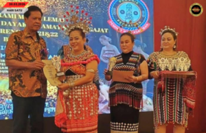 Nembiak Iban Rebak Baru Dilalau Belajar Ngajat