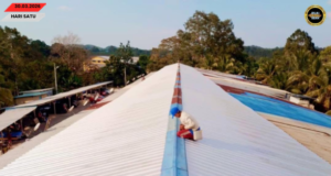 20 Pintu Rumah Panjai Nerima Penguntung, Projek Masang Atap Rumah Rose Nana Udah Tembu