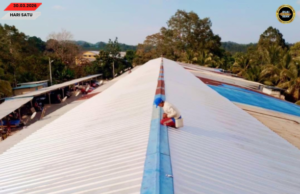 20 Pintu Rumah Panjai Nerima Penguntung, Projek Masang Atap Rumah Rose Nana Udah Tembu