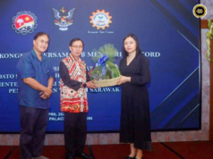 Sarawak negapka pengelikun pemakai, RM1 billion ungkup infrastruktur padi