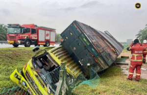 Dua lelaki bebadi nyawa pengudah lori ke ngundan manuk aksiden kediri empu