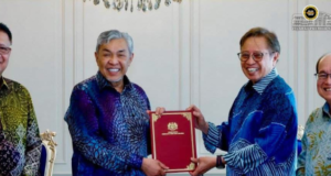 Premier Sarawak nerima penemuai basa TPM, negapka koordinasyen projek bekal ai menua pesisir