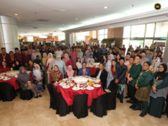 Pengerami Aidilfitri Opis Betanam Betupi Sarawak meransang semengat begulai