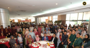 Pengerami Aidilfitri Opis Betanam Betupi Sarawak meransang semengat begulai