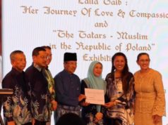 Hanifah, diri sebilik nyuaka pemeri RM560,000 ngagai 24 buah NGO, neruska legasi pengasih Laila Taib