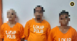 Saru timbak ngujungka bakih bebadi