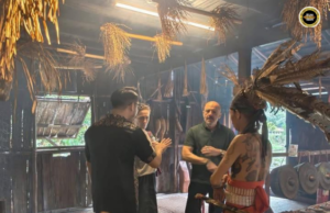 Duta Itali tetarit ati enggau penyelai budaya di Sarawak