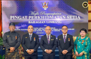 Direktor JKR Sarawak ngulu pengerami nyuaka pingat PPS di Limbang