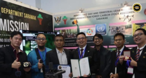 Nerima aku ari global nyungkak inovasyen Opis Penyaga Kampung Sarawak