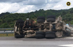 Deriba Bakal Tesepit, Lori Semin Tekalih Ba Simpang Samu