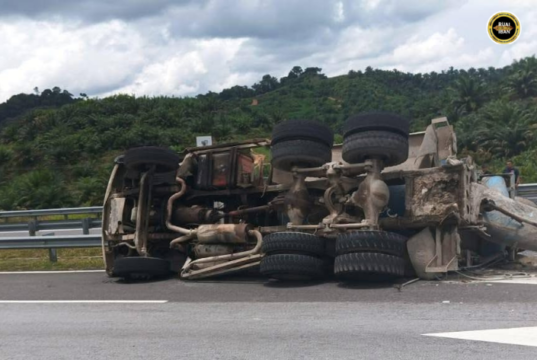 Deriba Bakal Tesepit, Lori Semin Tekalih Ba Simpang Samu