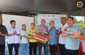 Edwin Banta Bejadika Lantai Konkrit Rh. Anggit, Negapka Komitmen Ngagai Pemansang Menua Pesisir