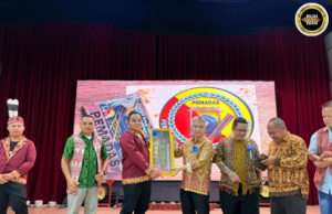 Datuk Snowdan nyukung pengawa budaya Dayak, RM20,000 diungkup ngagai PEMADAS