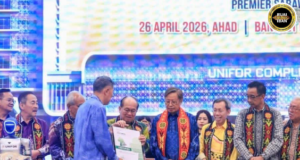 Kompleks UNIFOR nyadi lambang penyerakup Sarawak