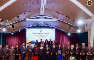 19 Sekretari Politik ngagai Premier Sarawak ngangkat sumpah dichiri baru