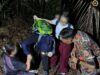 Siku orang enggau neresa kampung nyereta ti kelalu lelak mujur diselamatka dalam operasyen SAR