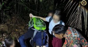 Siku orang enggau neresa kampung nyereta ti kelalu lelak mujur diselamatka dalam operasyen SAR