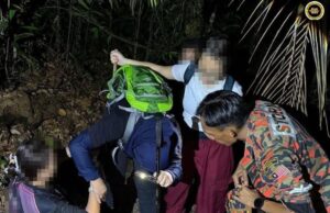 Siku orang enggau neresa kampung nyereta ti kelalu lelak mujur diselamatka dalam operasyen SAR