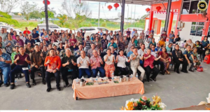 Sepenyampau 200 iku penerima ari sitak DUN Layar nerima pemeri beserimbai enggau Pengerami Sejambak Kasih Hari Gawai