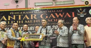 Raban Nembiak Patut Neruska Pesaka Dayak di Song — Datuk Alvin