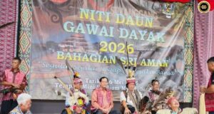 Pengawa bejalai “Niti Daun” ngelaika penyerakup komuniti Sarawak