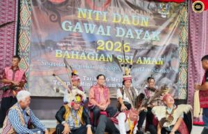 Pengawa bejalai “Niti Daun” ngelaika penyerakup komuniti Sarawak