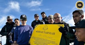 Tengku Hassanal Ibrahim Alam Shah mujur datai ba tuchung Gunung Kinabalu dalam ekspedisyen Mahkota Borneo