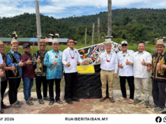 Uma Pawe Long Apu diatu nyadi genturung pendiau ketiga pemadu besai ba Telang Usan