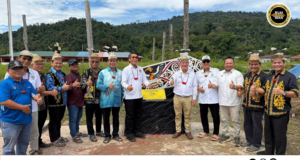 Uma Pawe Long Apu diatu nyadi genturung pendiau ketiga pemadu besai ba Telang Usan