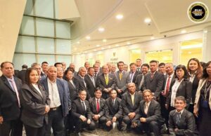 Raban KMKK Ngemah nemuai basa ngagai opis Sapit Premier Sarawak seraya betukar penemu dalam mayuh bengkah pekara