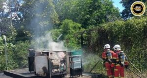 Genset menara telekomunikasyen ba rumah panjai Nanga Ajau angus