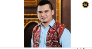 Perundingka enggau alus isu status bumiputera bepelasarka Konstitusyen Perintah Besai enggau semengat penumbuh Malaysia.