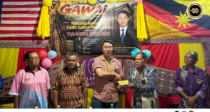 Bantu Perintah Meseti Datai Terus Ngagai Rayat Menua Pesisir, Ku Larry