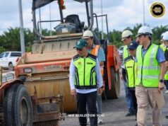 Direktor JKR Sarawak bejalaika pengawa matau projek ba Bagi Menua Samarahan enggau Bagi Menua Sri Aman