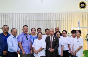 Direktor JKR Sarawak meri basa kepenudi ngagai niang James Joshua Guang
