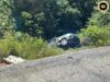 Proton Saga aksiden di Bukit Aguk, deriba pedis ba bau enggau belakang muai ari kanan