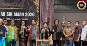 Pengerami Bazaar Gawai Sri Aman 2026 negapka budaya enggau ngelakuka produk orang dagang lokal