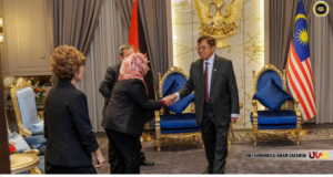 Premier Sarawak Dichiri Patron Yayasan Jantung Sarawak