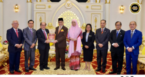 TYT Yang di-Pertua Negeri Sarawak, enggau bini iya nerima penemuai basa ari Komiti Besai Pengerami Makai Lemai Gawai Dayak 2026