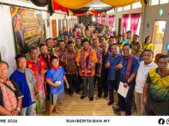 ADUN Pakan Ngansak Komuniti Negapka Penemu enggau Nyukung Pelajar Setipak Enggau Pemansang