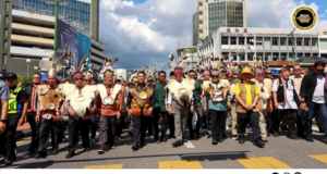 114 buah kontinjen nyereta pengawa bejalai “Niti Daun” beserimbai enggau Gawai Dayak Sarawak 2026