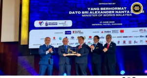 JKR Sarawak nempa sejarah, diberi tanggungpengawa nyadik tuai rumah MRGEC2026