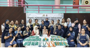 PPKK Lawas negapka pengelandik komuniti nengah Makmal Kraf Manik enggau Batik Linut Renggat 3